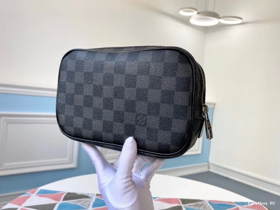 First bags ru POUCH LOUIS PM TOILETRY VUITTON 0730